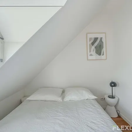 Flexliving - Onebedroom - Malesherbes - Eiffel Tower View شقة