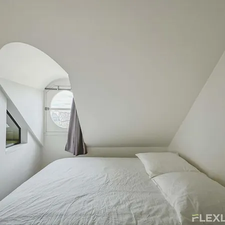 Flexliving - Onebedroom - Malesherbes - Eiffel Tower View شقة
