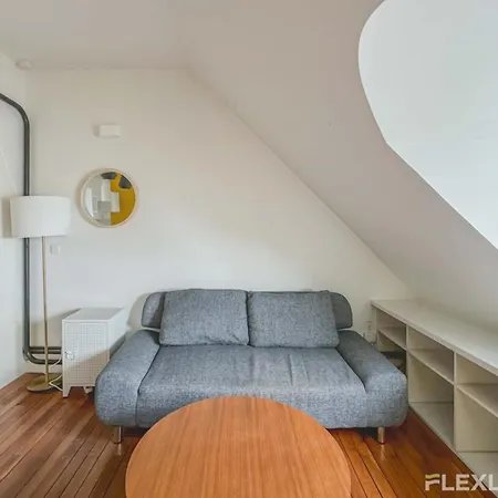 Flexliving - Onebedroom - Malesherbes - Eiffel Tower View *