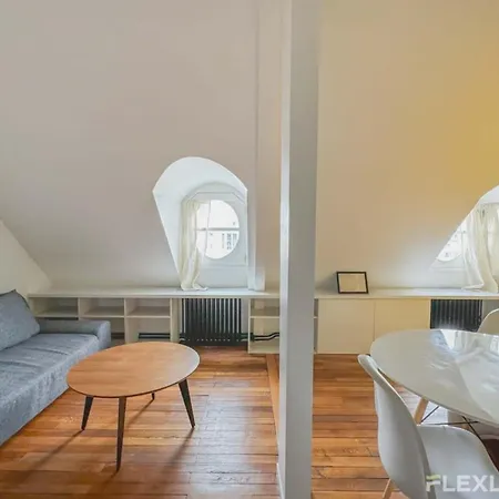 Flexliving - Onebedroom - Malesherbes - Eiffel Tower View Apartment *