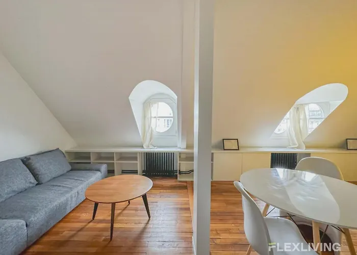 Apartament Flexliving - Onebedroom - Malesherbes - Eiffel Tower View Paryż