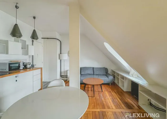 Flexliving - Onebedroom - Malesherbes - Eiffel Tower View Paryż