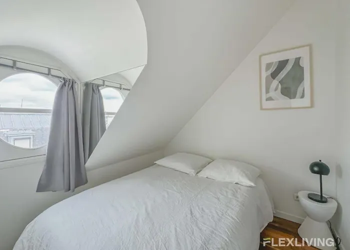 Apartament Flexliving - Onebedroom - Malesherbes - Eiffel Tower View