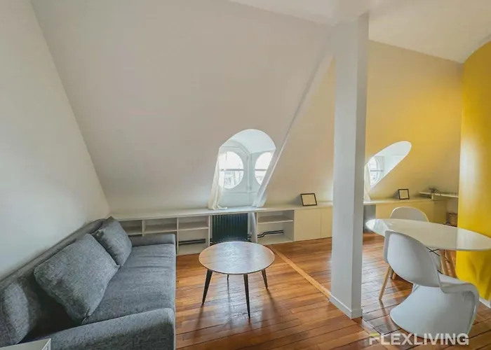 Flexliving - Onebedroom - Malesherbes - Eiffel Tower View *